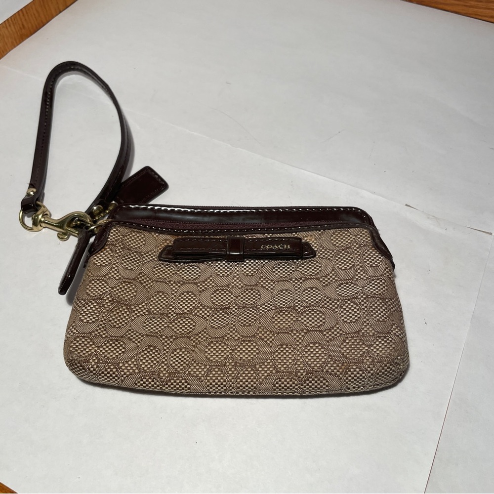 Coach Wristlet Brown Signature Pattern w Brown Patent Leather Trim Orange Inside
